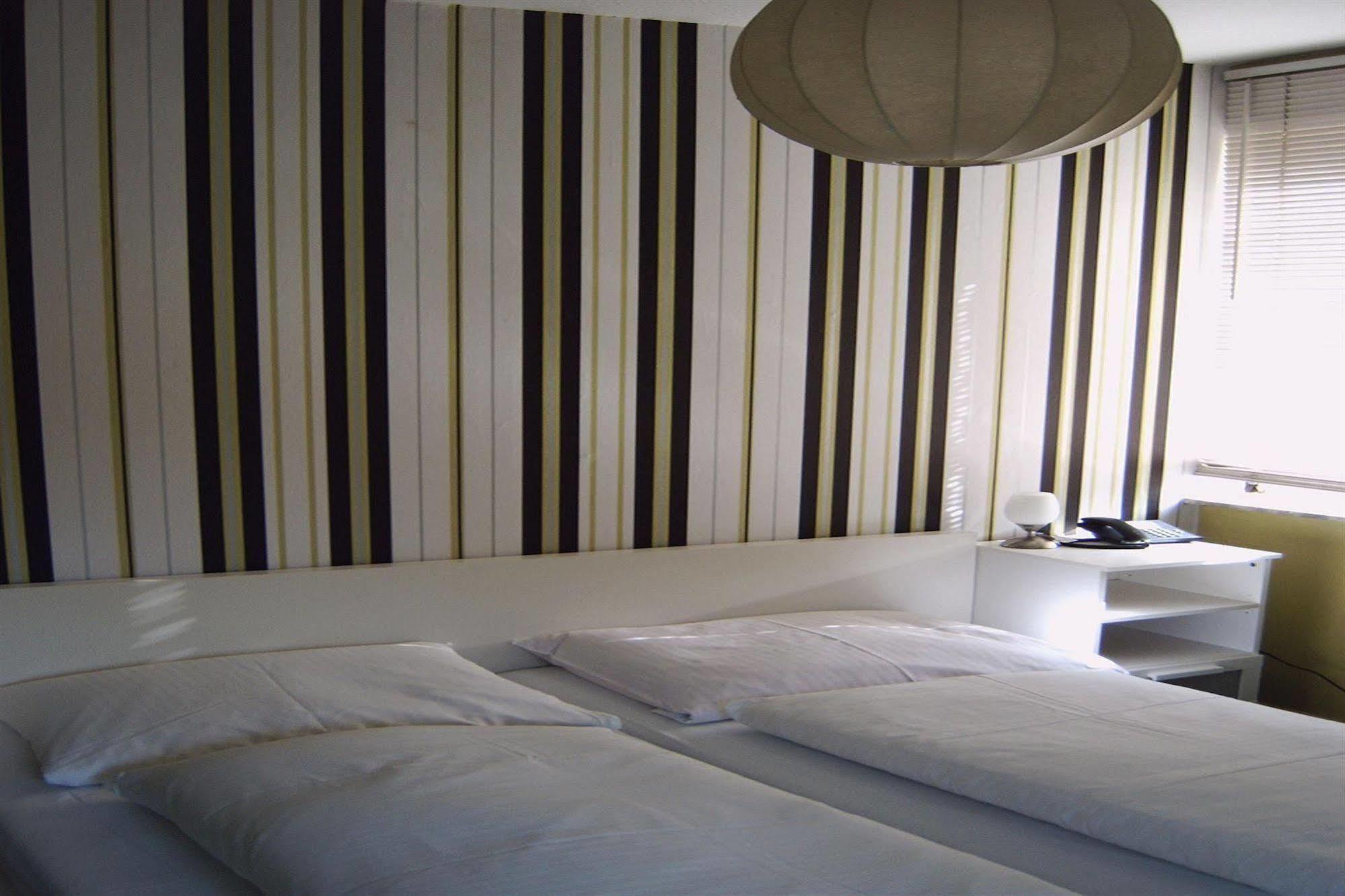 Dom Hotel Гешер Экстерьер фото
